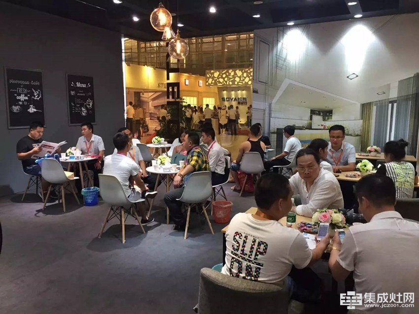科太郎集成灶展強(qiáng)勁勢(shì)頭 廣州展會(huì)(圖4) 廣州展會(huì)落下帷幕 科太郎集成灶展強(qiáng)勁勢(shì)頭